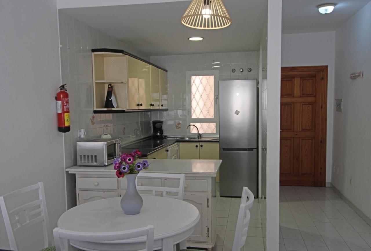 Carihuela Beach Apartment, 2Nd Line Torremolinos Exterior photo