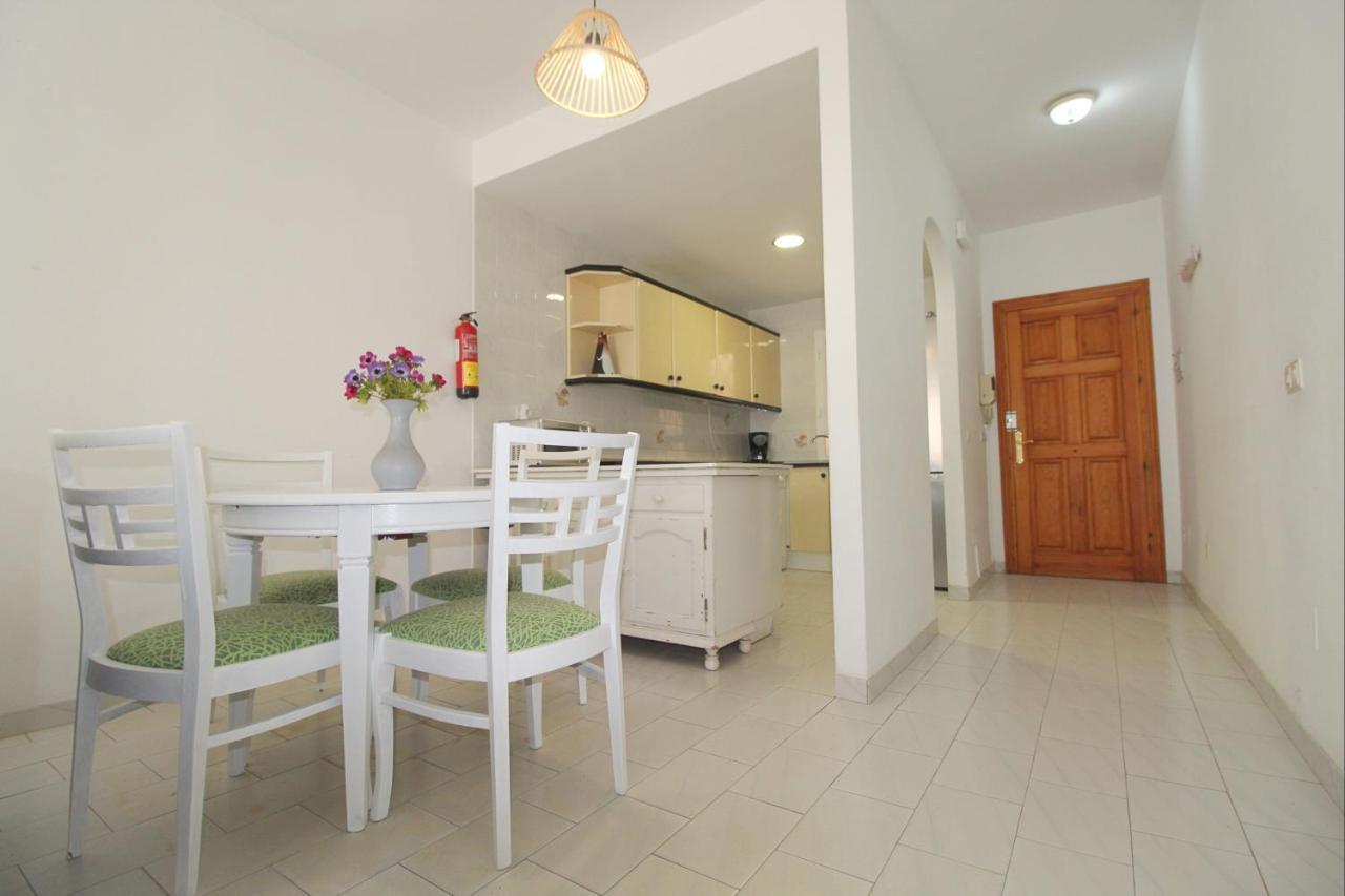 Carihuela Beach Apartment, 2Nd Line Torremolinos Exterior photo